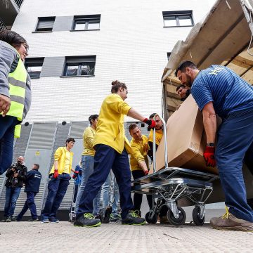 LA FUNDACIÓN JUAN PERÁN – PIKOLINOS COLABORA CON LOS AFECTADOS DEL INCENDIO DE VALENCIA.