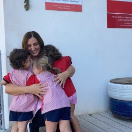 inclou abrazo